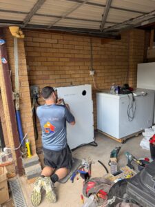 reduce-electricity-bills-with-solar-panels-uk.jpg
